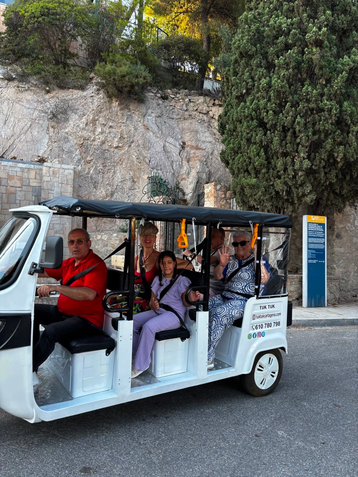 Tuk tuk Cartagena — familia casco antiguo